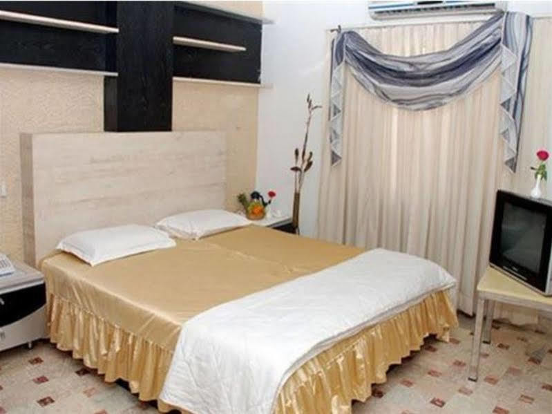 โฮเต็ล ทานิชา Hotel ไฮเดอราบัด ภายนอก รูปภาพ